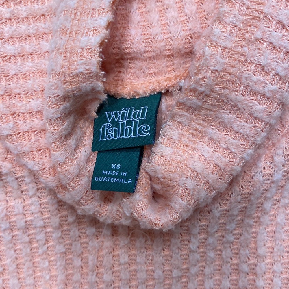 NWT • Wild fable • peach colored waffle knit Cropped turtleneck - Picture 3 of 5